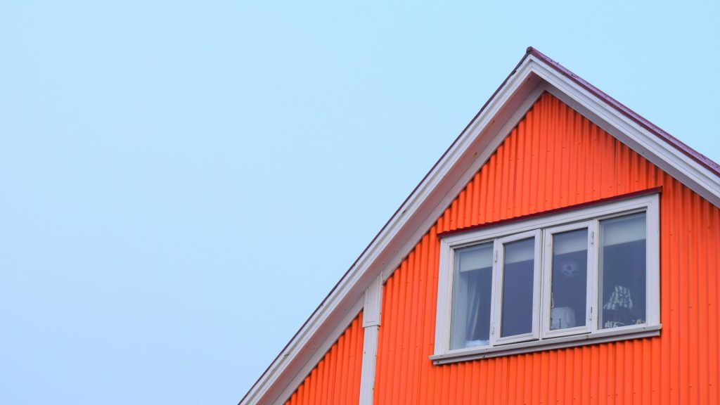 Sublimez votre toit avec une planche de rive en aluminium